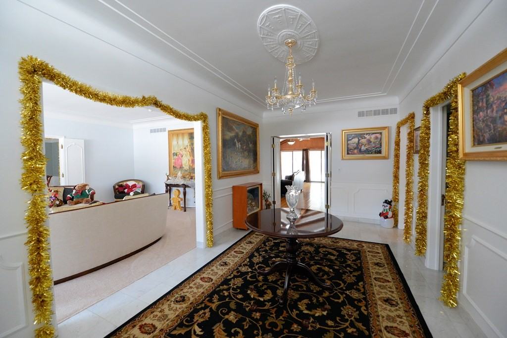 1261 Ardmoor Dr - Photo 2 of 45