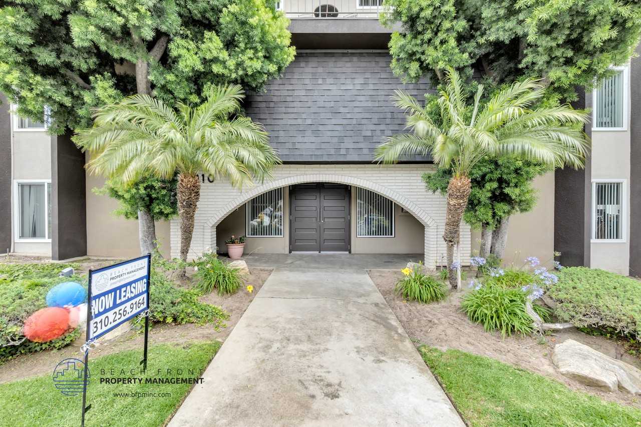 910 Enterprise Ave. - Photo 2 of 31