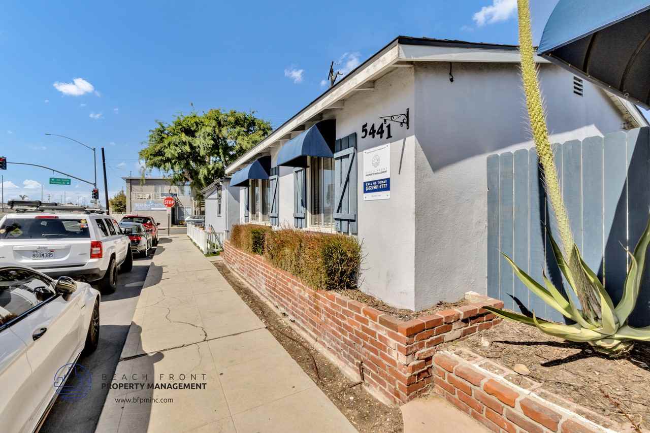 Naples Isle Apartments - Photo 3 of 31