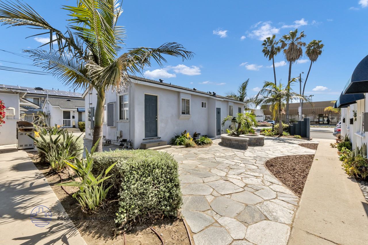 Naples Isle Apartments - Photo 7 of 31