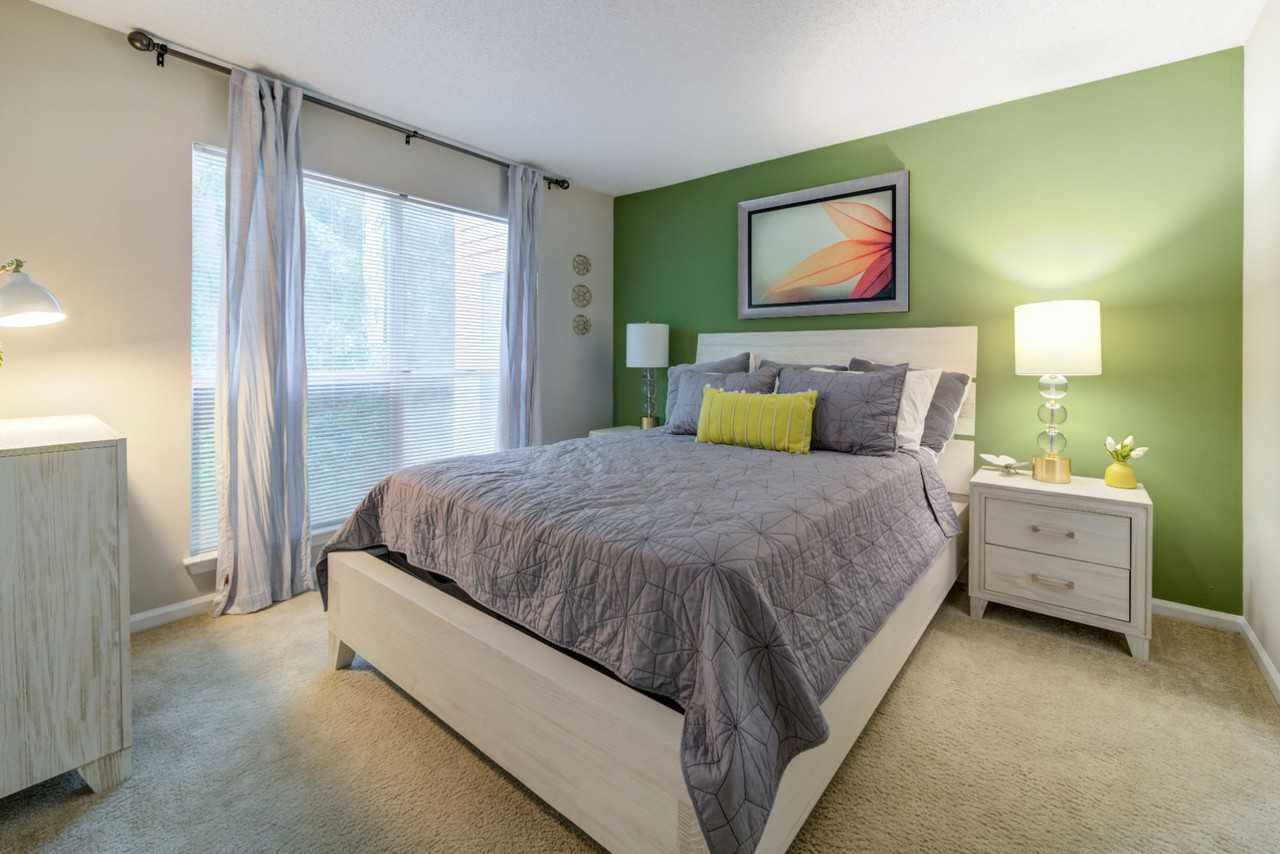 University Ridge Apartments - Photo 4 of 36