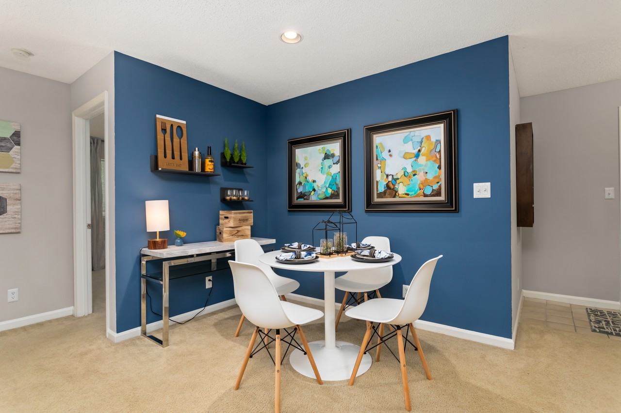 University Ridge Apartments - Photo 6 of 36