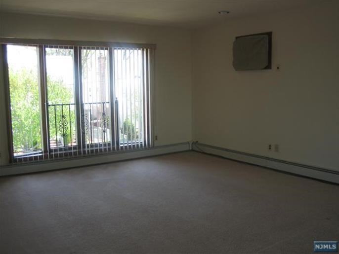 510 Greenmount Ave - Photo 2 of 8