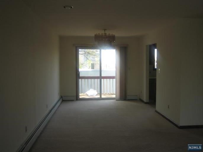 510 Greenmount Ave - Photo 3 of 8