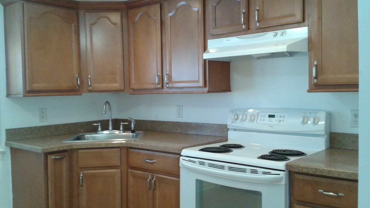 1547 Lenox Pl #2ndFL - Photo 3 of 8