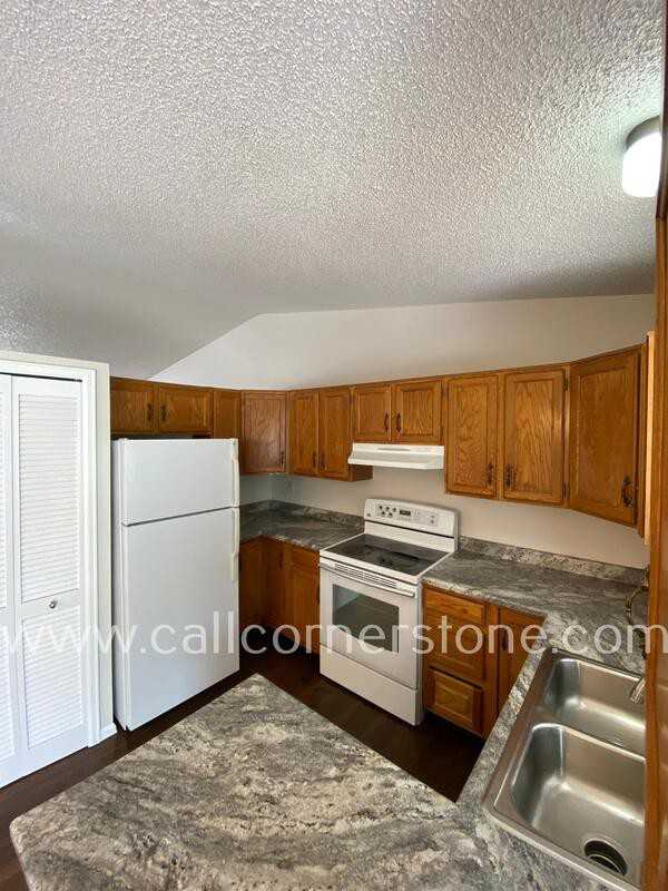 3795 Valley View St - Photo 3 of 15