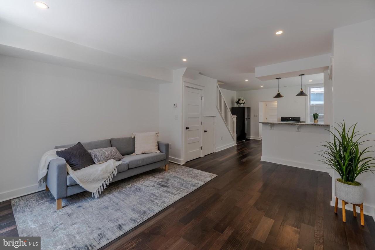 1814 Lancaster St - Photo 2 of 31