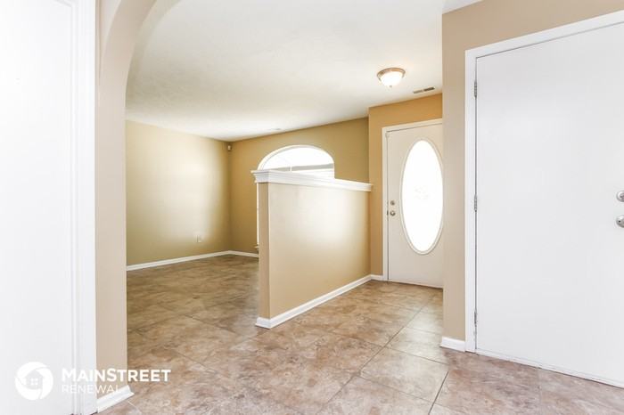11031 Fall Dr - Photo 2 of 14