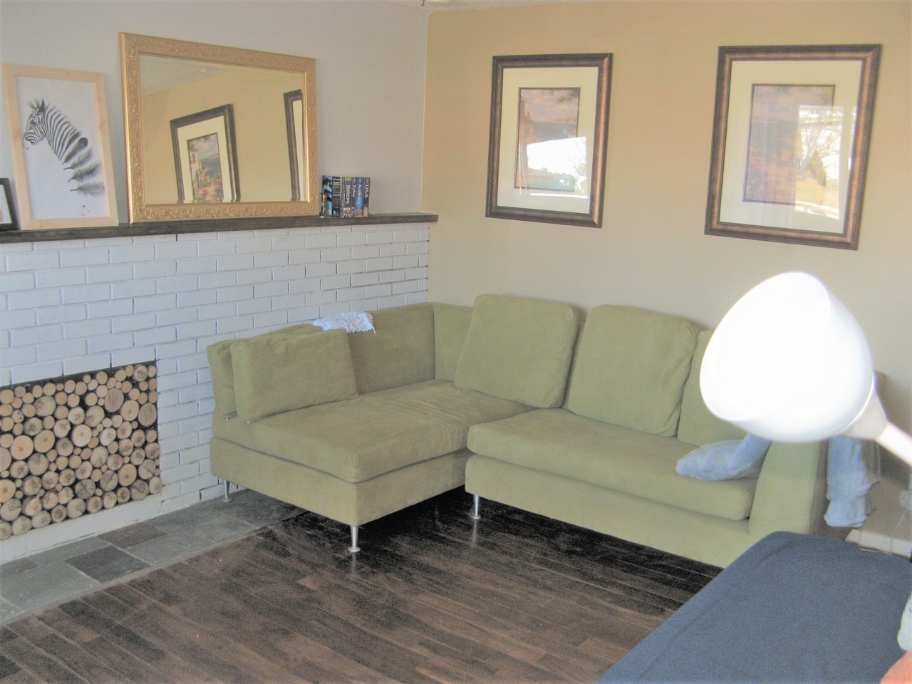 1292 Meadowlands Drive East - Photo 2 of 9