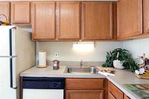 Plymouth Gardens Apartments - Photo 2 of 15