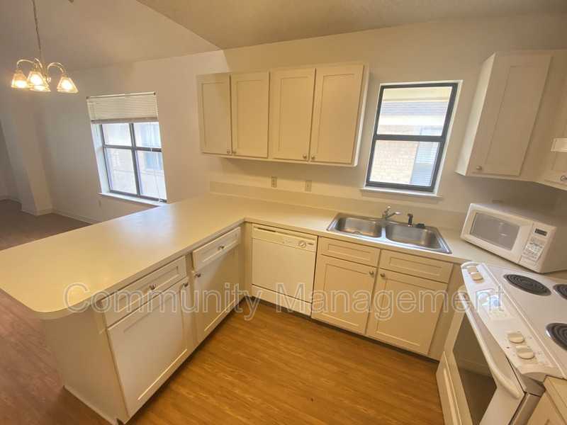 5131 Butter Creek Ln #206 - Photo 4 of 10