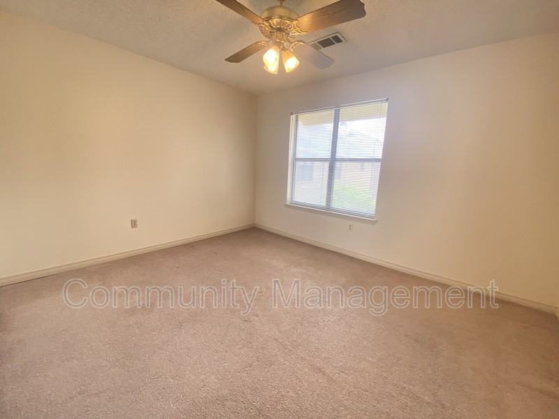 5131 Butter Creek Ln #206 - Photo 5 of 10