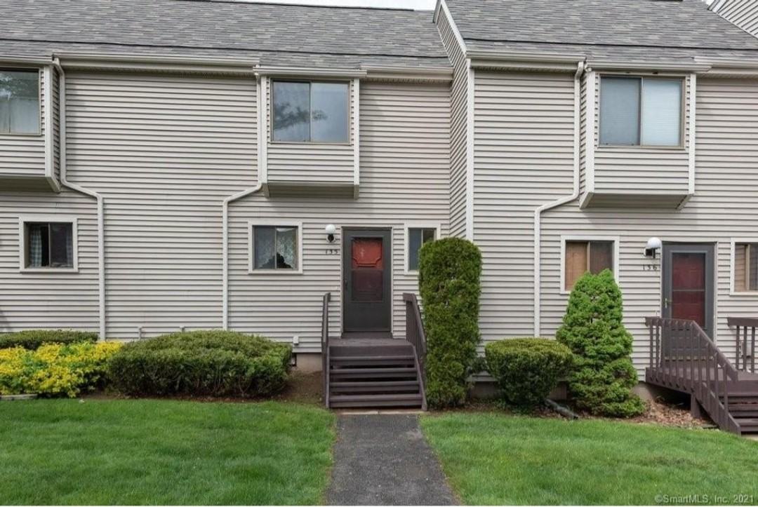 135 Pembroke Ct #135 - Photo 2 of 8