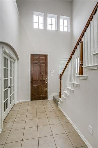 301 Perkins Dr - Photo 3 of 16