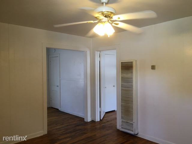 503 W 1st St - Photo 2 of 9