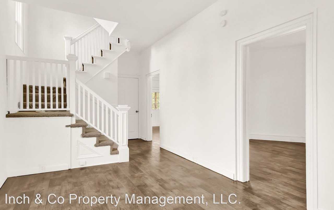 250 E Market St - Photo 2 of 18