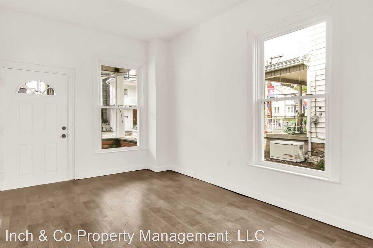250 E Market St - Photo 3 of 18