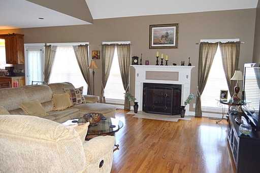 1002 Kamber Leigh Dr - Photo 3 of 20