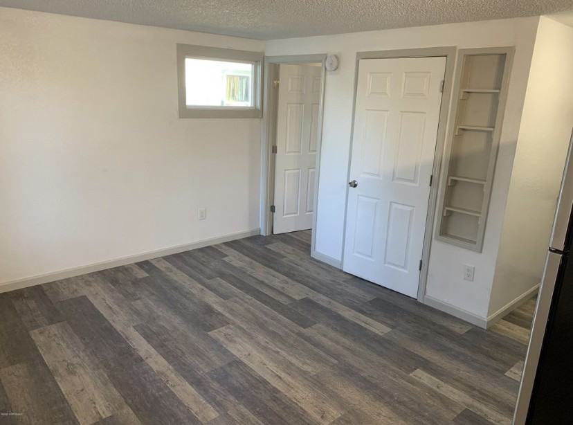 1519 Kinnikinnick St - Photo 3 of 10