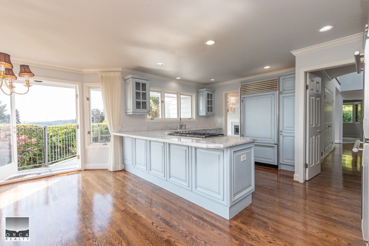 816 Anderson Cres - Photo 2 of 41