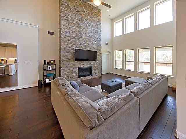 5320 Cipriano Dr - Photo 2 of 9