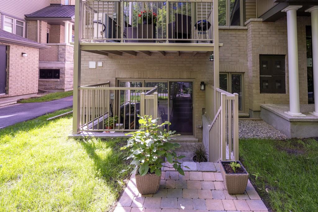 1020 Beryl Private - Photo 2 of 11