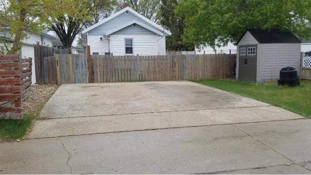 135 Edward Avenue East - Photo 2 of 9