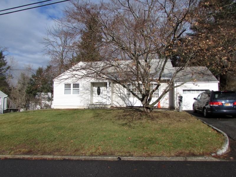 11 Carlyle Pl - Photo 2 of 21