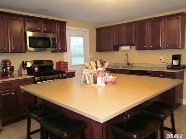 214 Claywood Dr - Photo 2 of 13