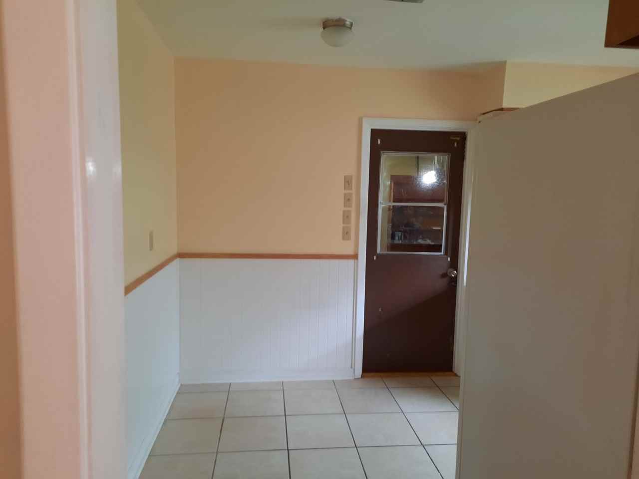 1044 Carlotta Rd W - Photo 2 of 9