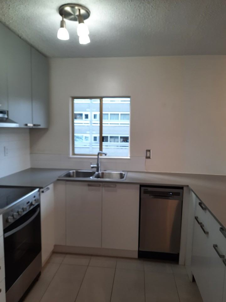 Laurentian Towers - Photo 2 of 10