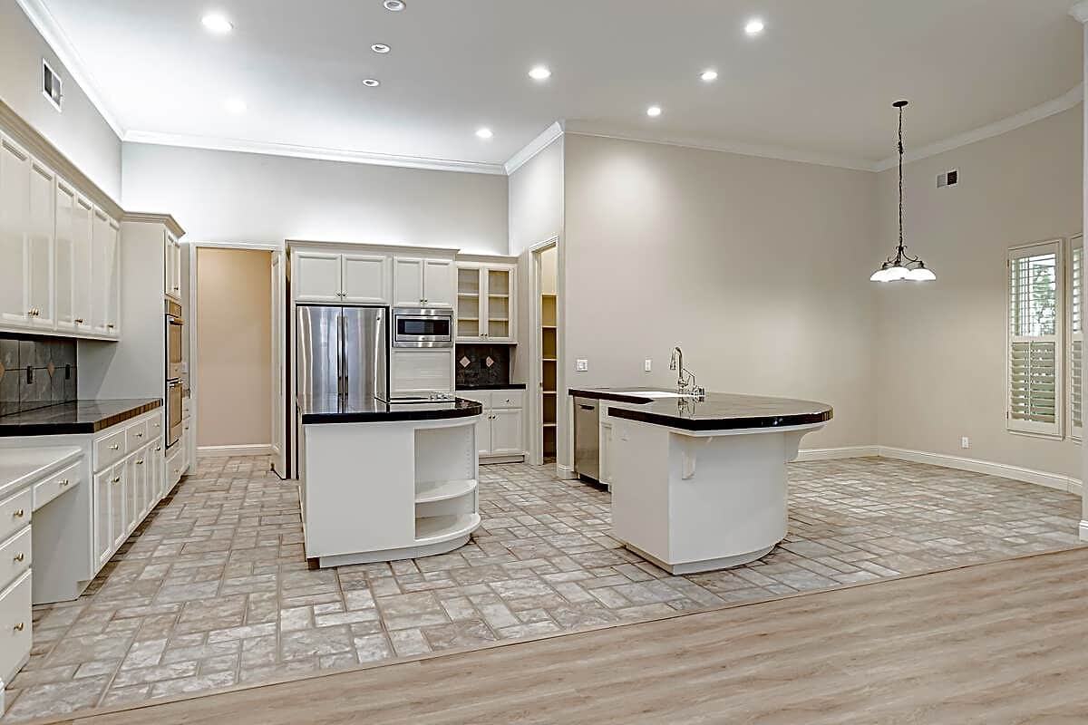 3411 La Playa Dr - Photo 3 of 10