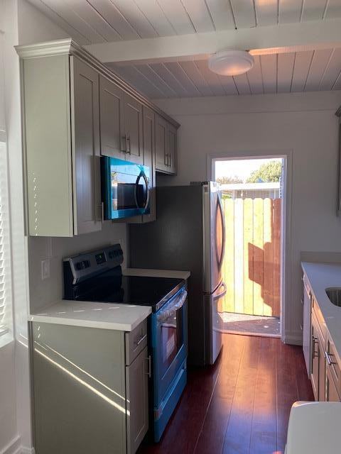 1001 Furlong St - Photo 2 of 5