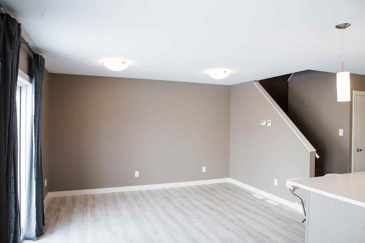 189 McKenzie Avenue - Photo 3 of 11