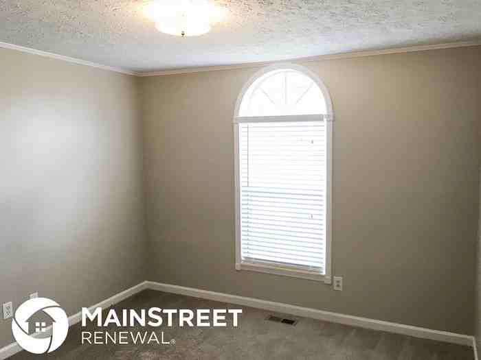 5040 Pebble Creek Dr - Photo 3 of 13