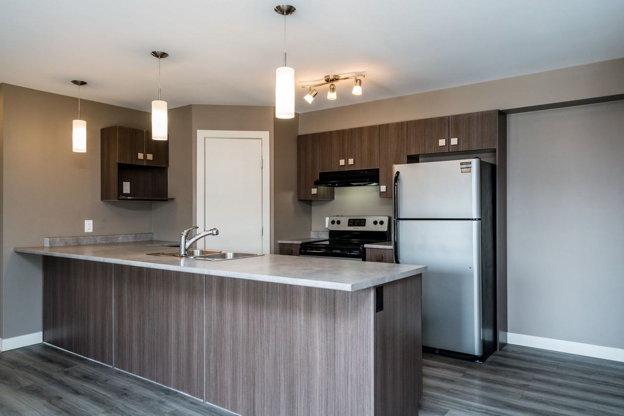 57 McKenzie Avenue, Steinbach, MB R5G 2K8 3 Bedroom Apartment for