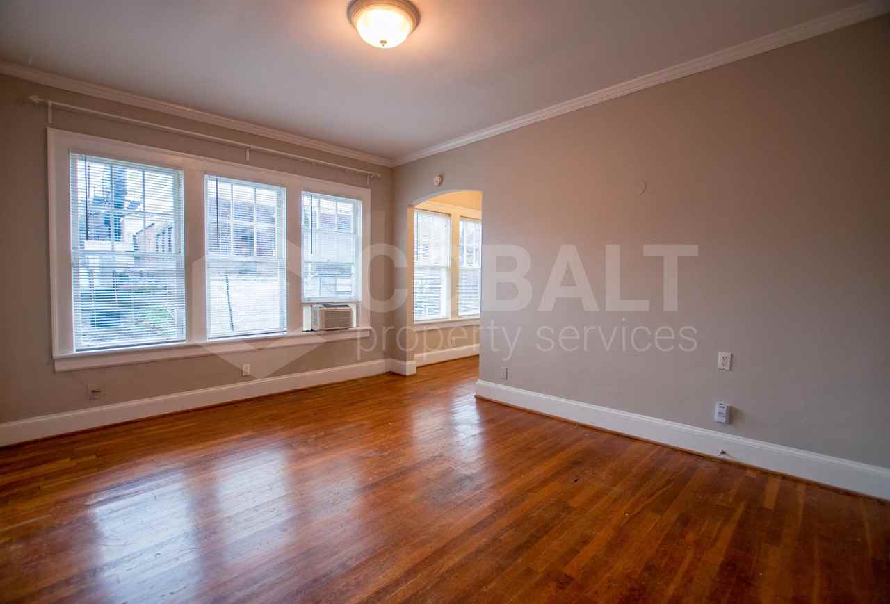 678 Somerset Ter Ne - Photo 2 of 6