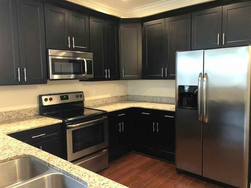 2553 S Mills Ave - Photo 3 of 22