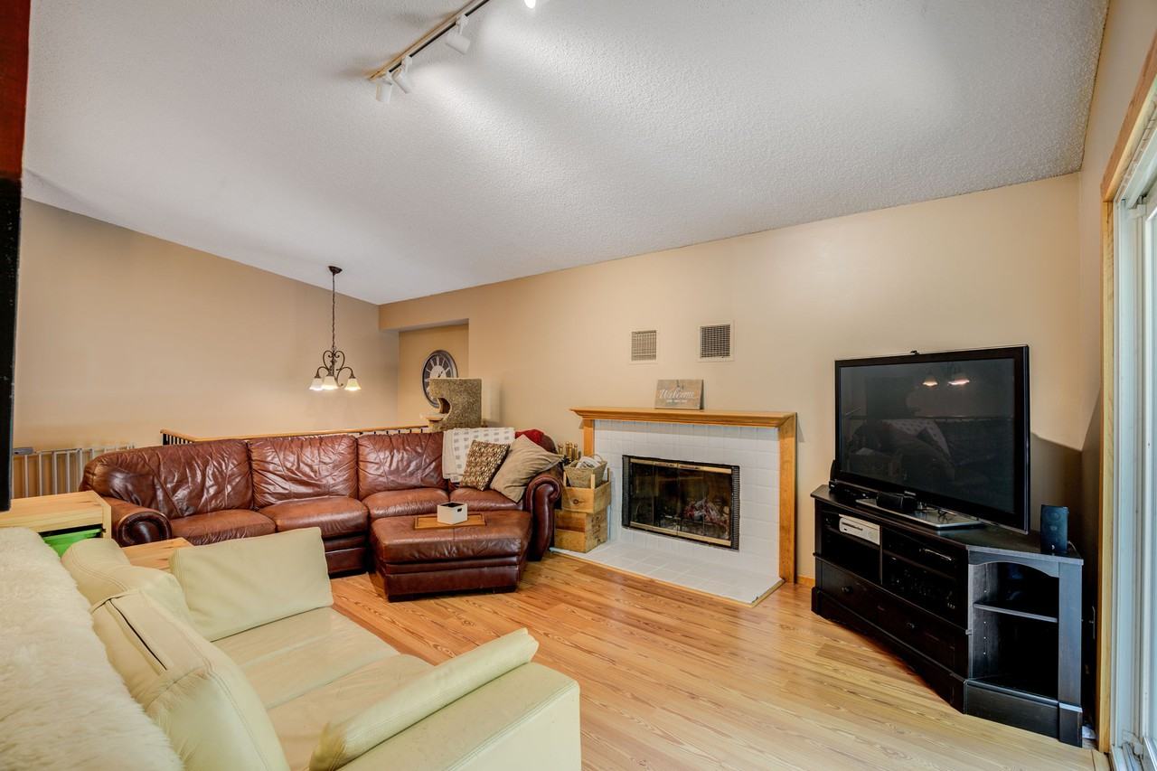 5321 Beachside Drive - Photo 3 of 15