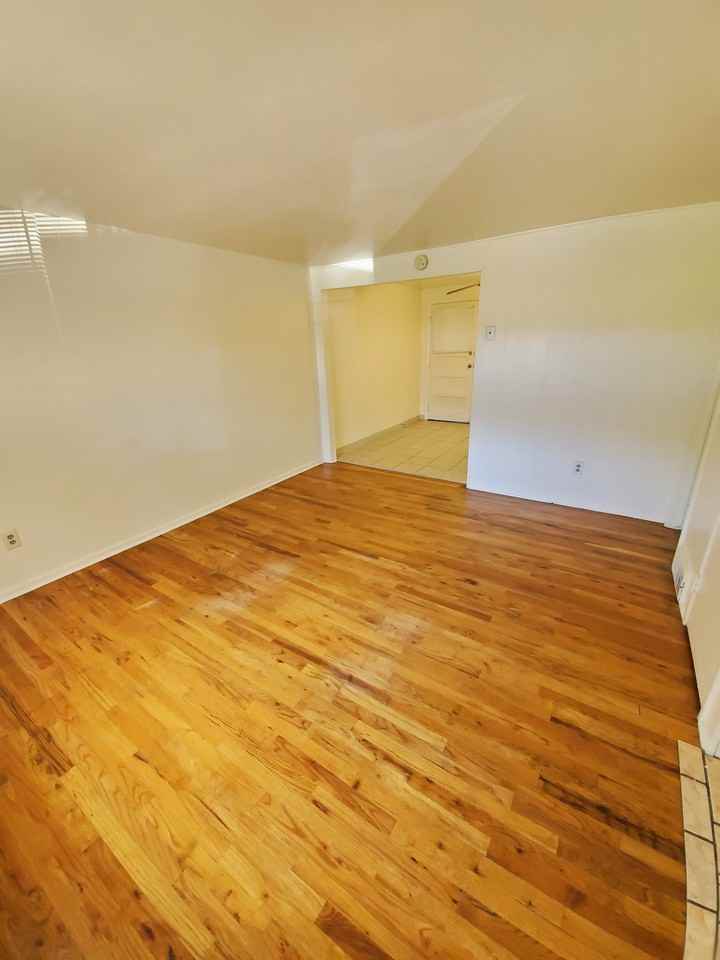 4513 Everett Ct - Photo 2 of 17