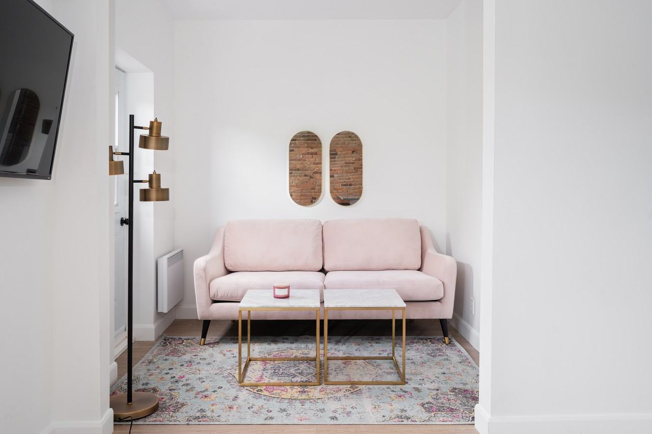 4545 Avenue du Parc #a