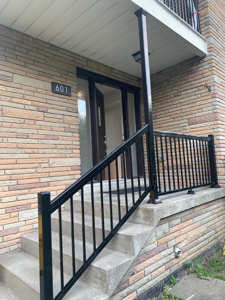 601 Old Orchard Grove #2nd Floor - Photo 2 of 20