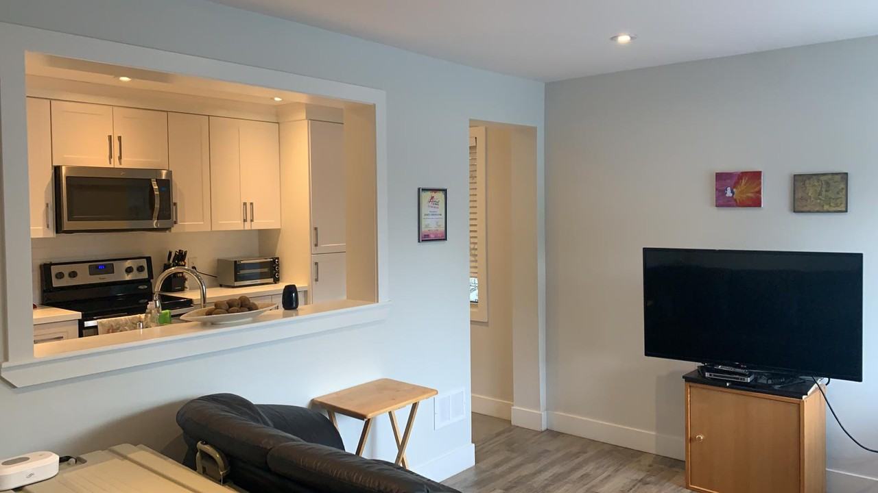 601 Old Orchard Grove #2nd Floor - Photo 3 of 20