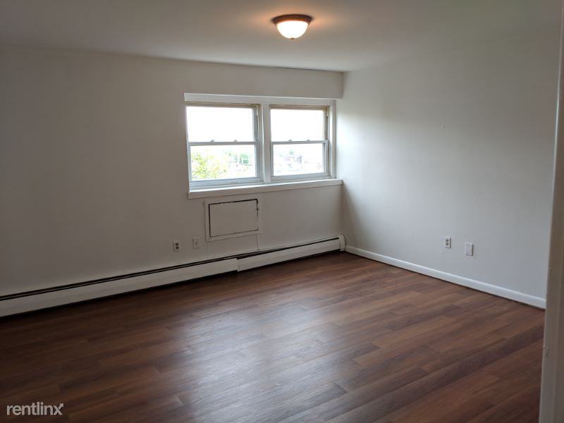 8 Regan St - Photo 2 of 5