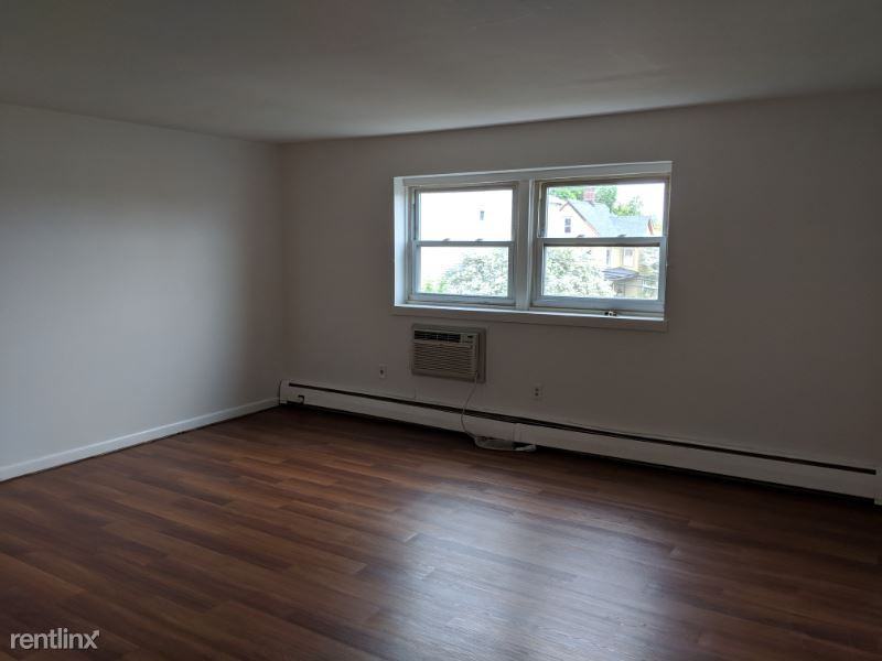 8 Regan St - Photo 3 of 5