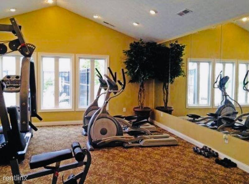 7418 Sancus Blvd - Photo 2 of 8