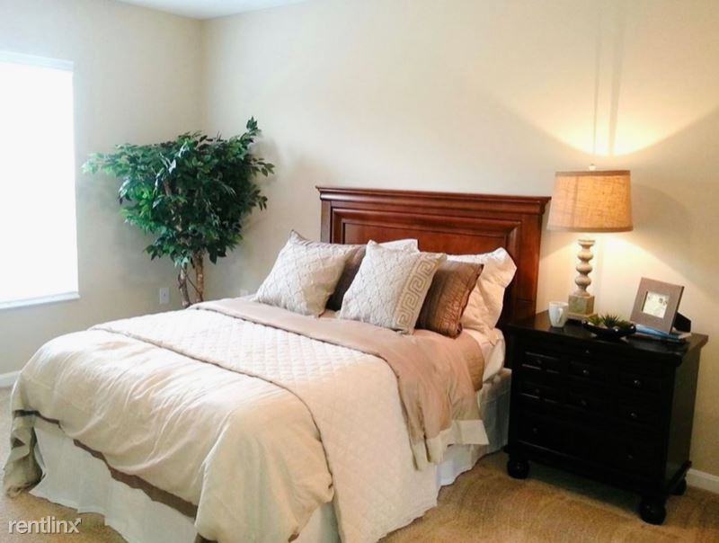 7418 Sancus Blvd - Photo 3 of 8