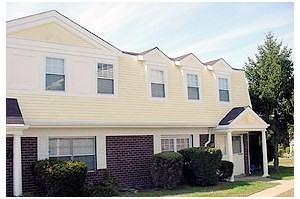 Chateau Apartments - Photo 3 of 11