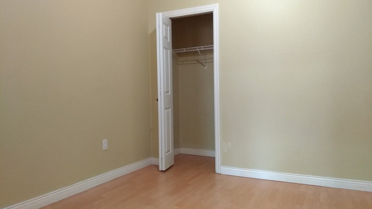 6049 Rumble Street - Photo 5 of 8