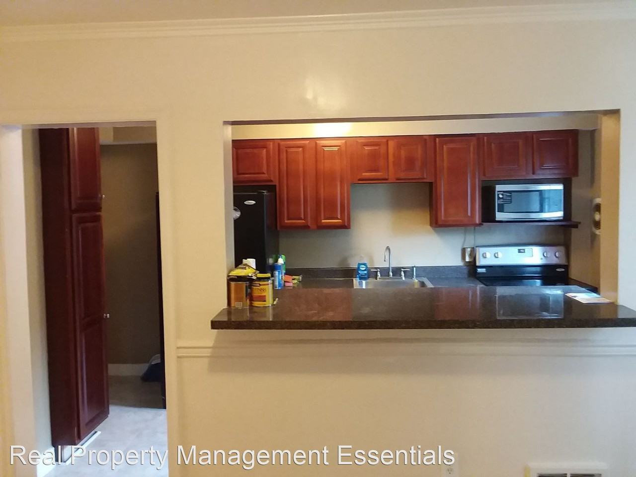 976 Masefield Rd - Photo 2 of 15